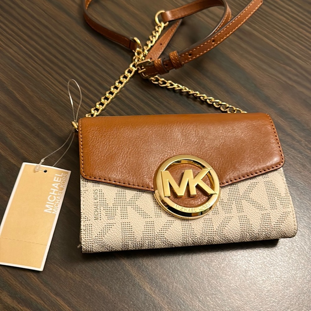 MK Hudson Vanilla Large Phone Crossbody with Zip Pocket and Card Slots 🤍🤎